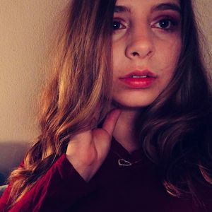 Meet your Posher, Amira